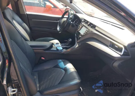 2018 Toyota Camry Se z USA, uszkodzony, nr VIN 4T1B11HK2JU117943